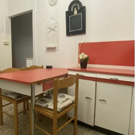 Affittacamere Casa Rella - *